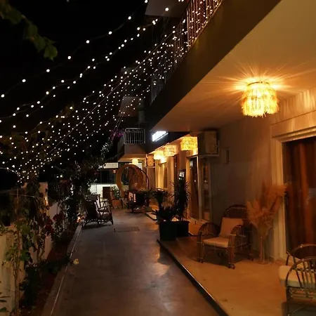 Отель Lara Boutique