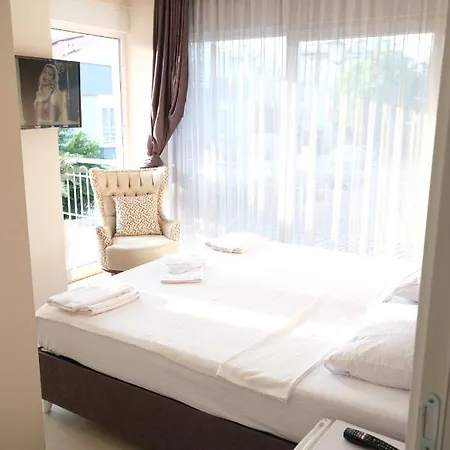 Lara Boutique Hotell *